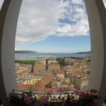 Gasthof Il Grattacielo Sul Golfo La Spezia